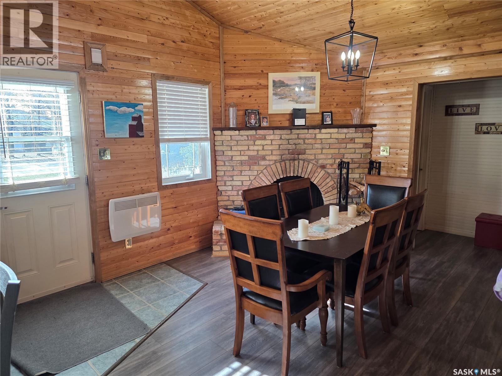 539 Mistusinne Crescent, Mistusinne, SK - Indoor Photo Showing Dining Room