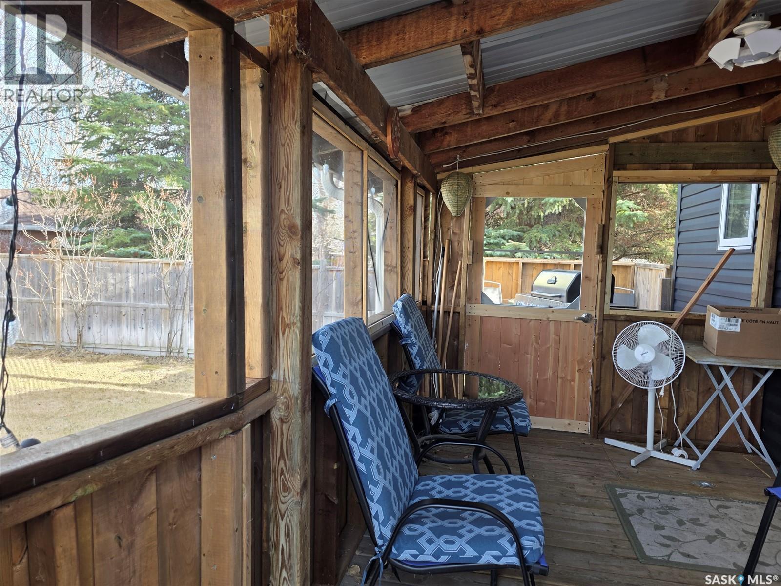 539 Mistusinne Crescent, Mistusinne, SK - With Deck Patio Veranda With Exterior