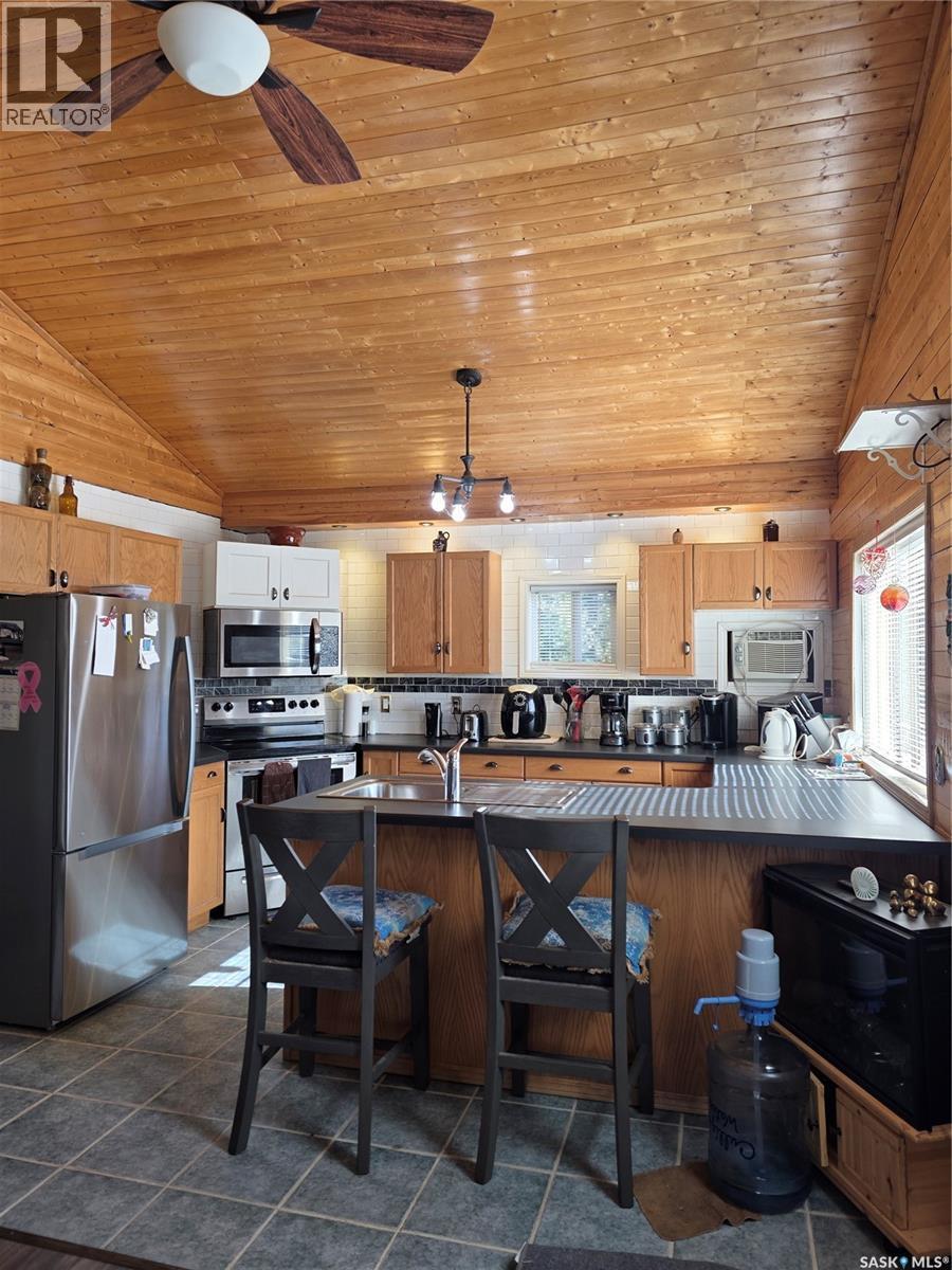 539 Mistusinne Crescent, Mistusinne, SK - Indoor Photo Showing Kitchen