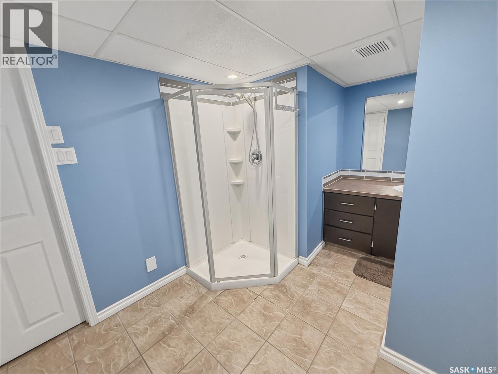 300 Ash Place, Swift Current, SK - Indoor Photo Showing Bathroom