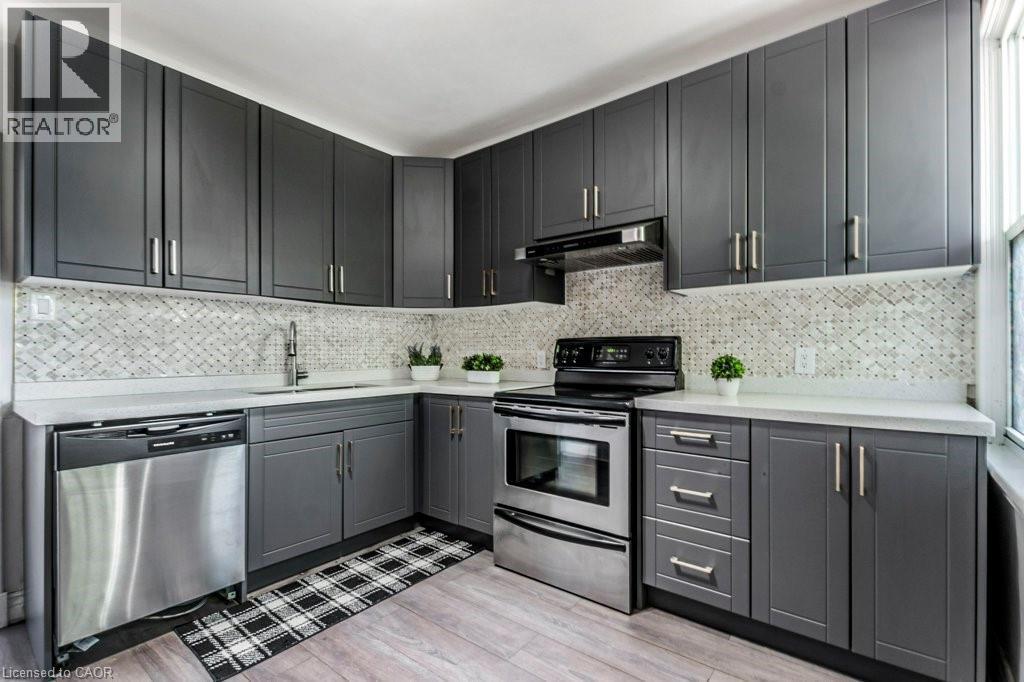 123 Gage Avenue N, Hamilton, ON - Indoor Photo Showing Kitchen With Upgraded Kitchen