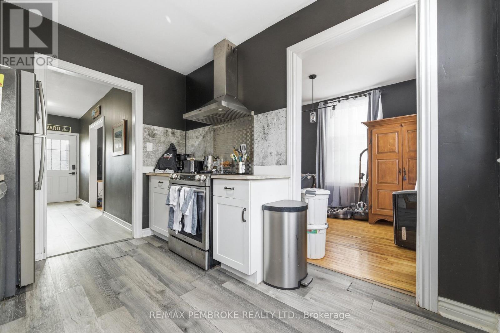 67 Alder Crescent, Deep River, ON - Indoor Photo Showing Kitchen