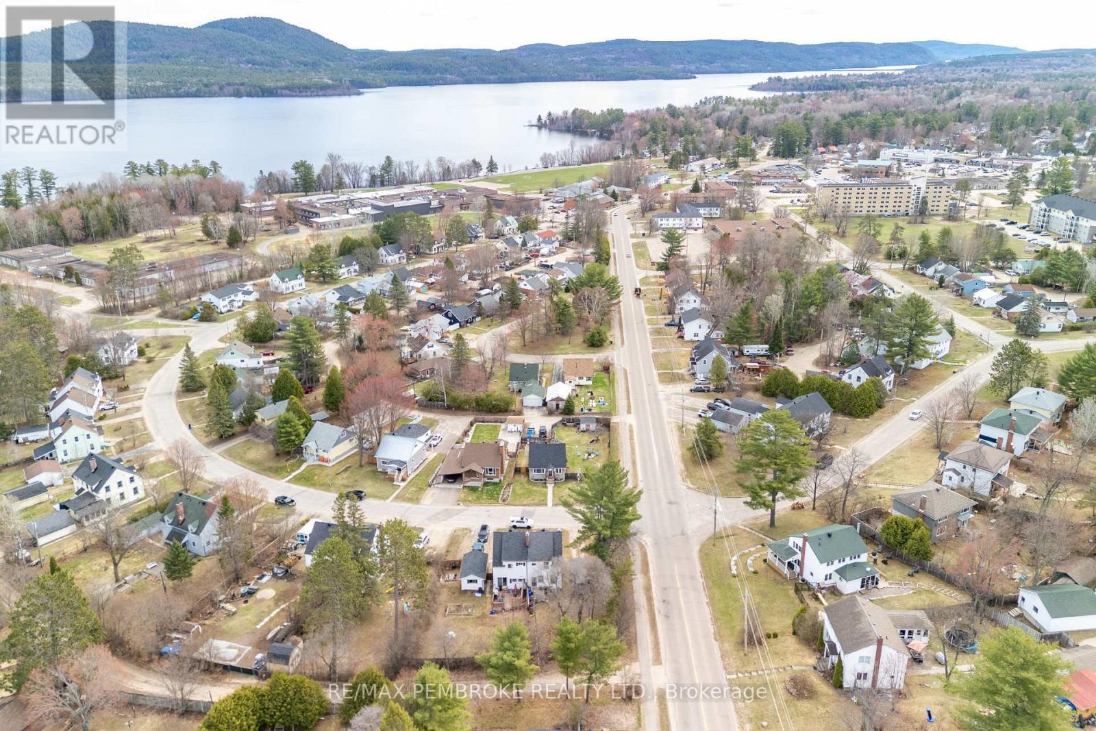 67 Alder Crescent, Deep River, ON - Outdoor With Body Of Water With View