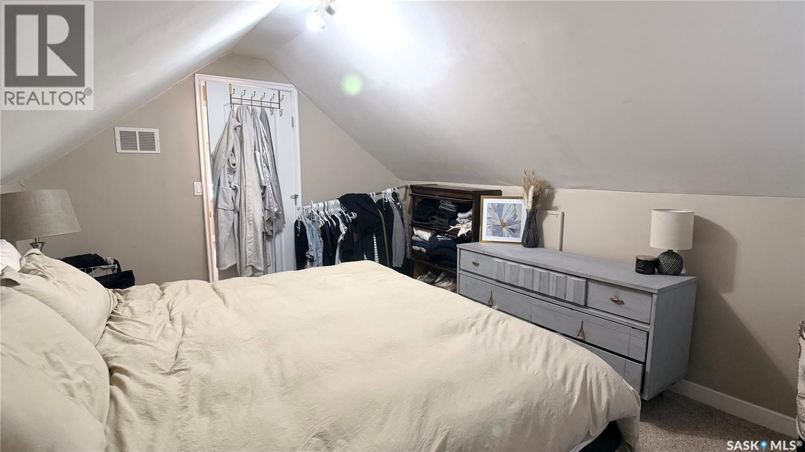 1537 Second Street, Estevan, SK - Indoor Photo Showing Bedroom