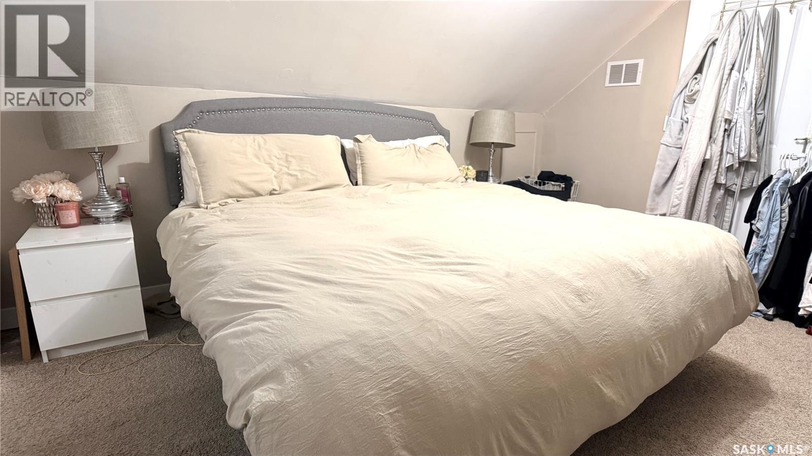 1537 Second Street, Estevan, SK - Indoor Photo Showing Bedroom