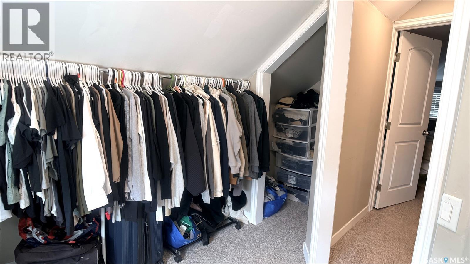 1537 Second Street, Estevan, SK - Indoor With Storage
