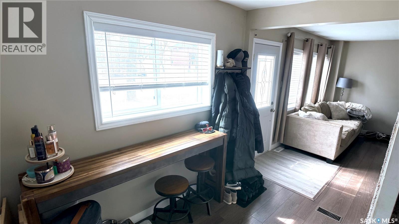 1537 Second Street, Estevan, SK - Indoor