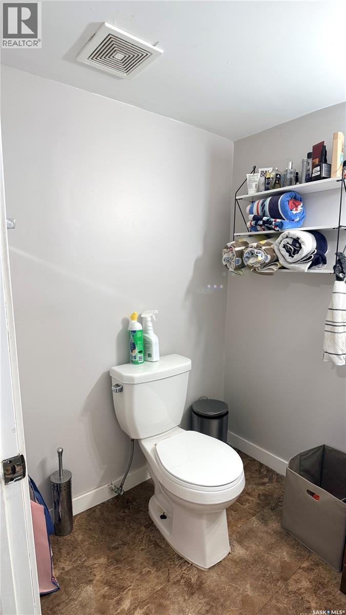 1537 Second Street, Estevan, SK - Indoor Photo Showing Bathroom