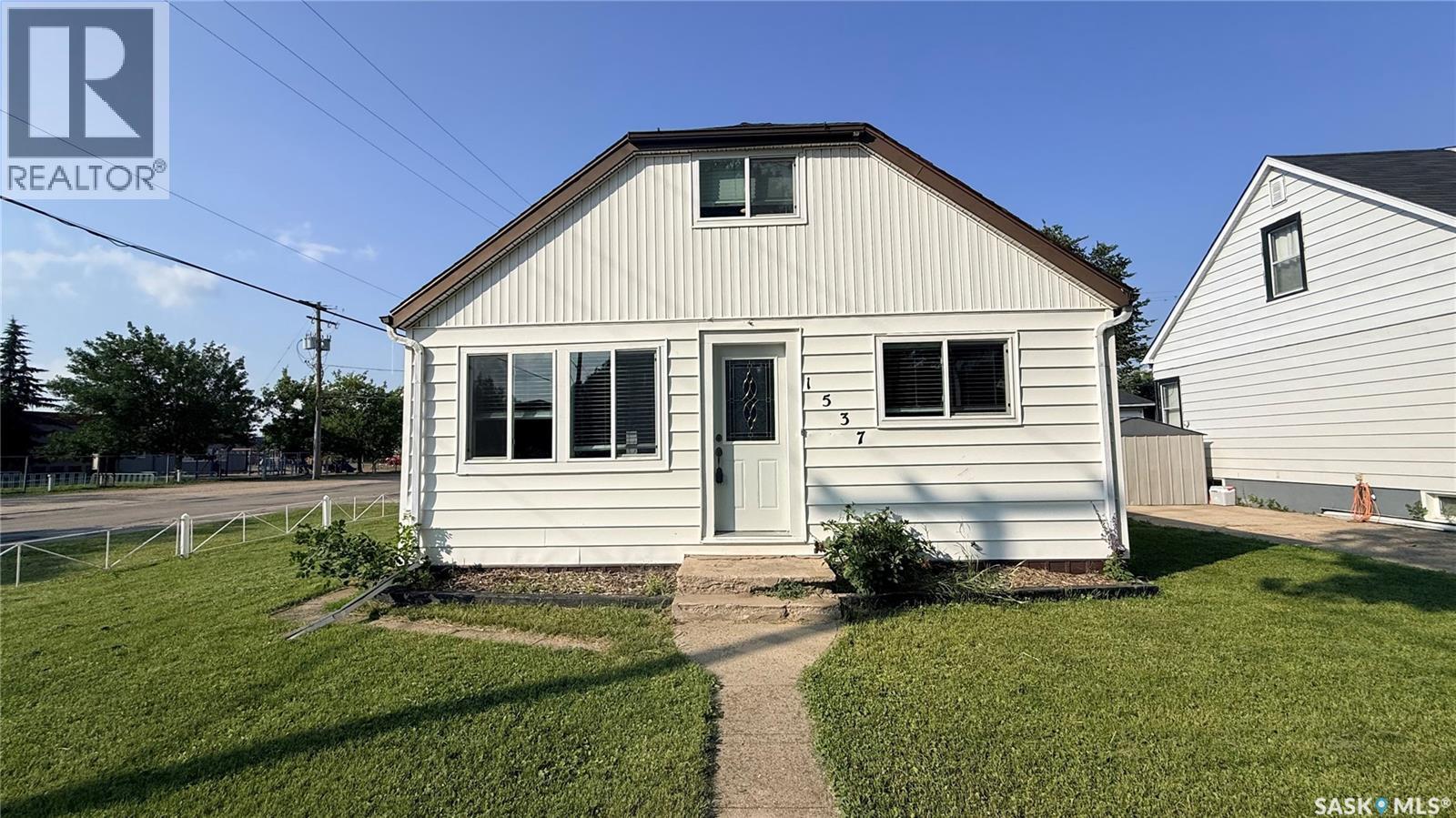 1537 Second Street, Estevan, SK - Outdoor