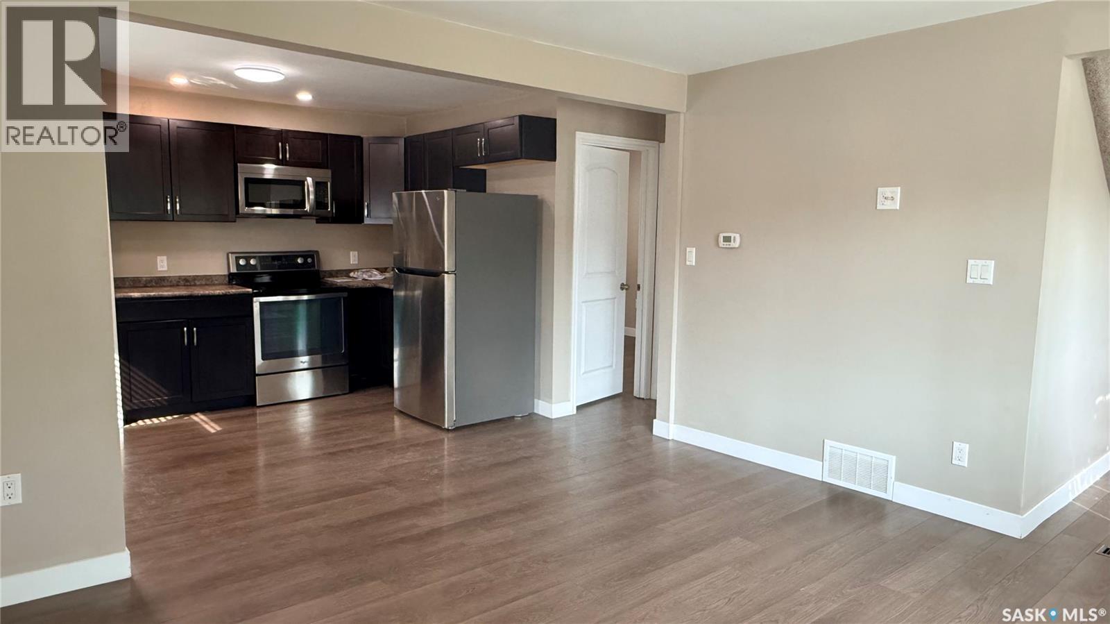 1537 Second Street, Estevan, SK - Indoor Photo Showing Kitchen