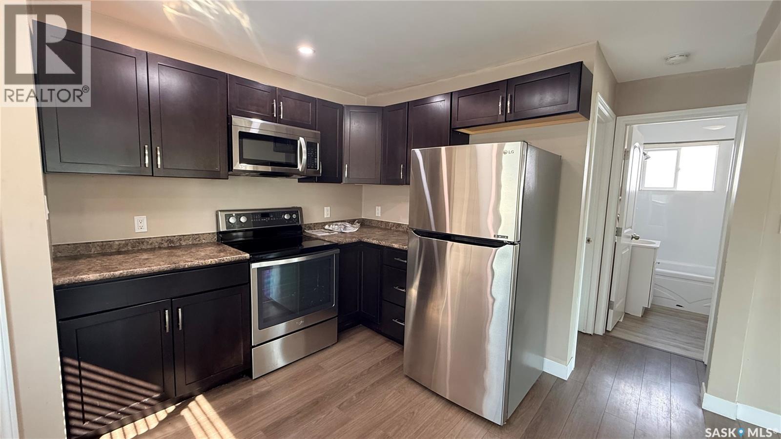 1537 Second Street, Estevan, SK - Indoor Photo Showing Kitchen