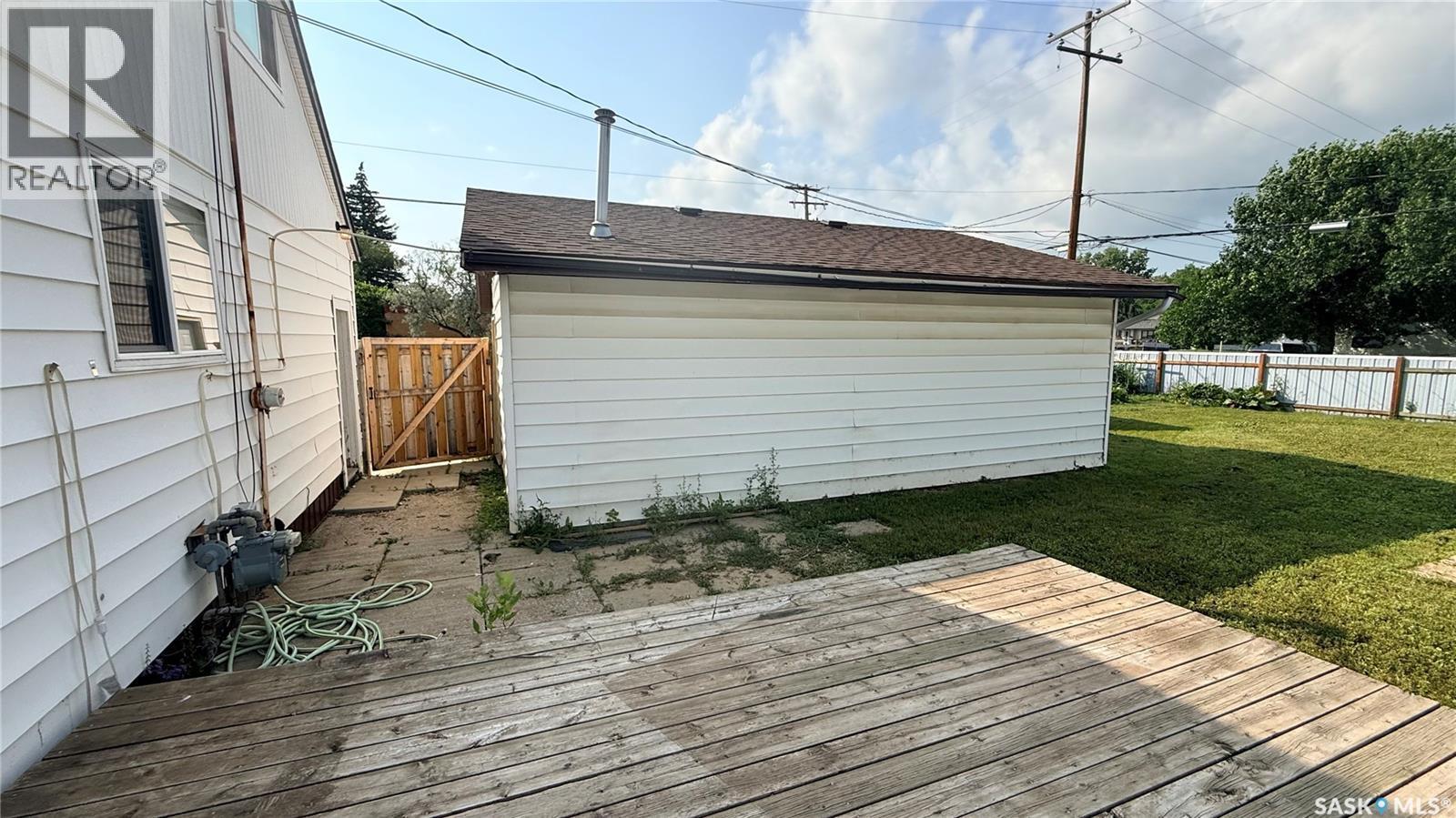 1537 Second Street, Estevan, SK - Outdoor