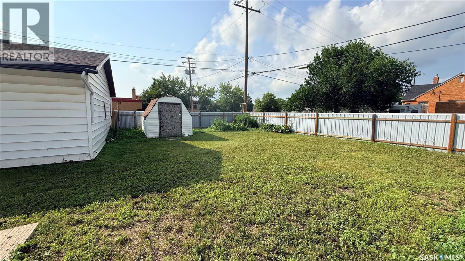 1537 Second Street, Estevan, SK - Outdoor