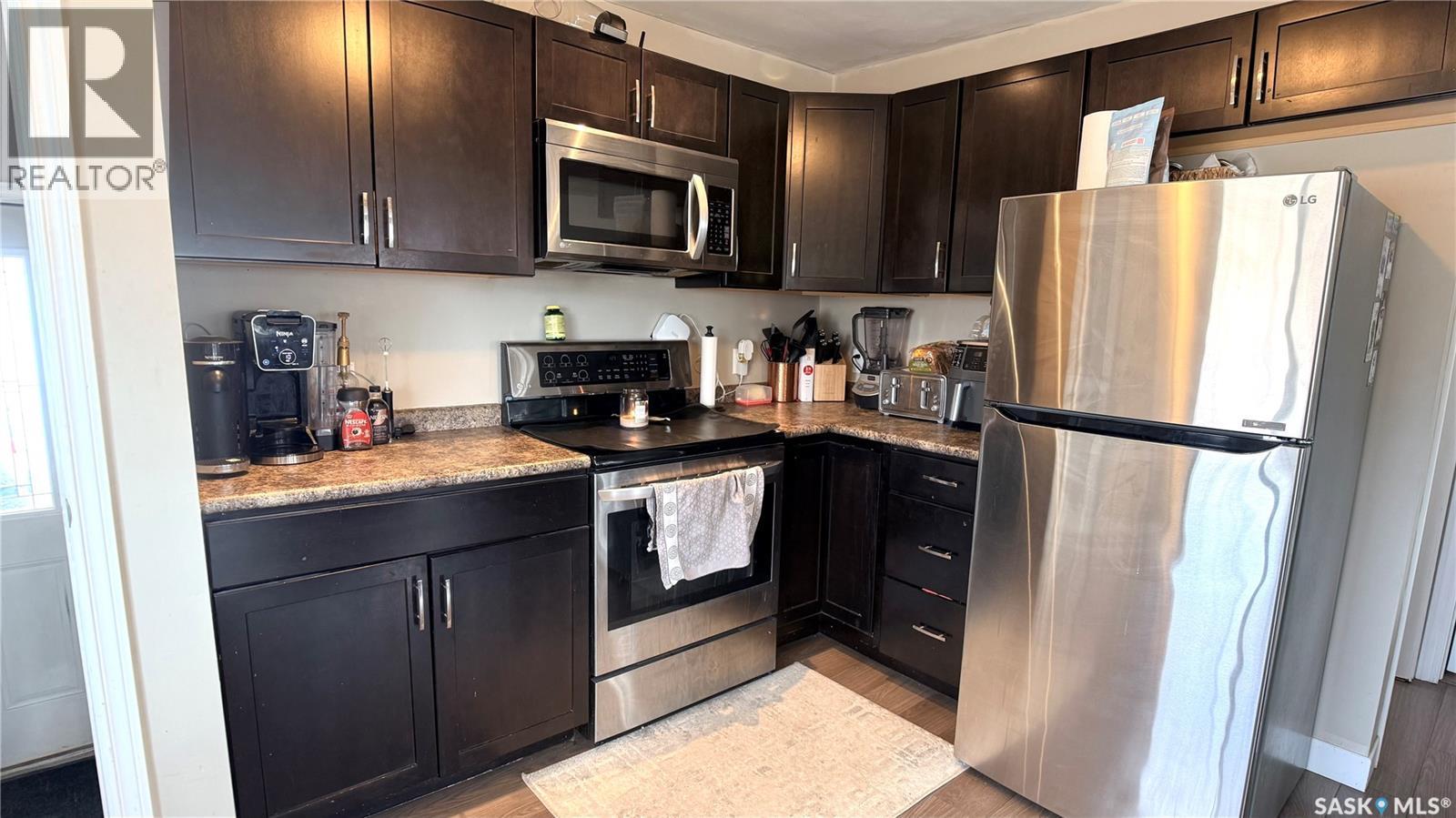 1537 Second Street, Estevan, SK - Indoor Photo Showing Kitchen
