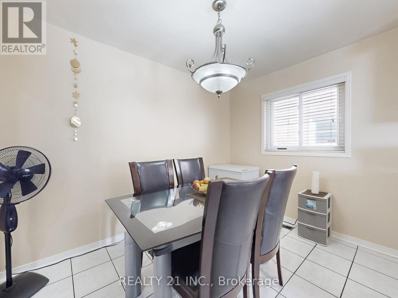 11 Iles Street W, Ajax, ON - Indoor