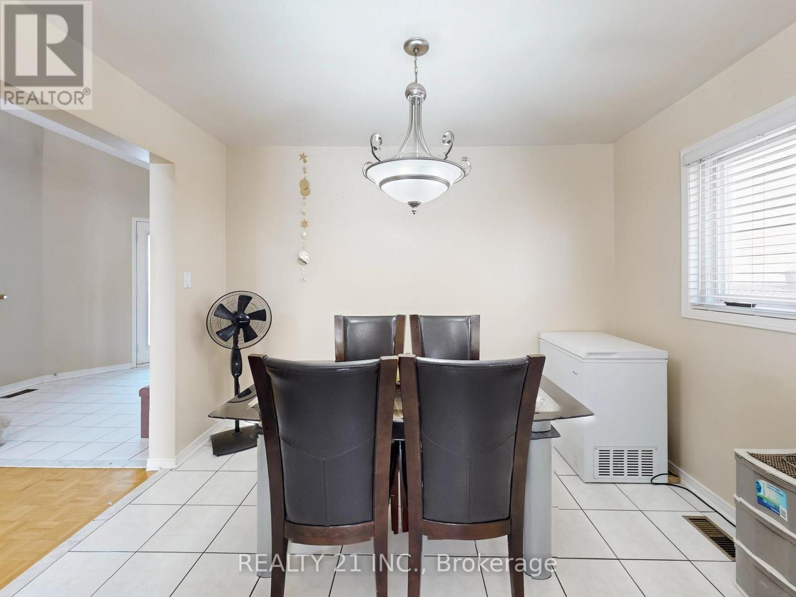 11 Iles Street W, Ajax, ON - Indoor