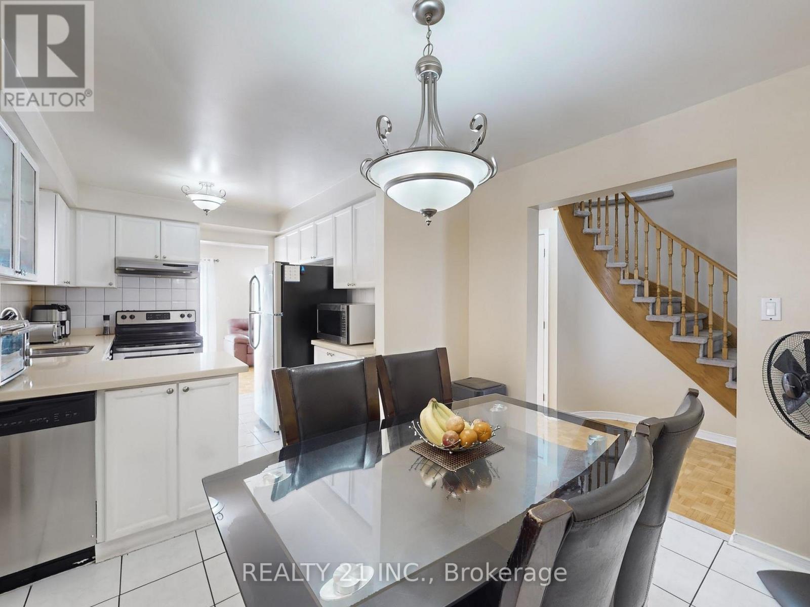 11 Iles Street W, Ajax, ON - Indoor