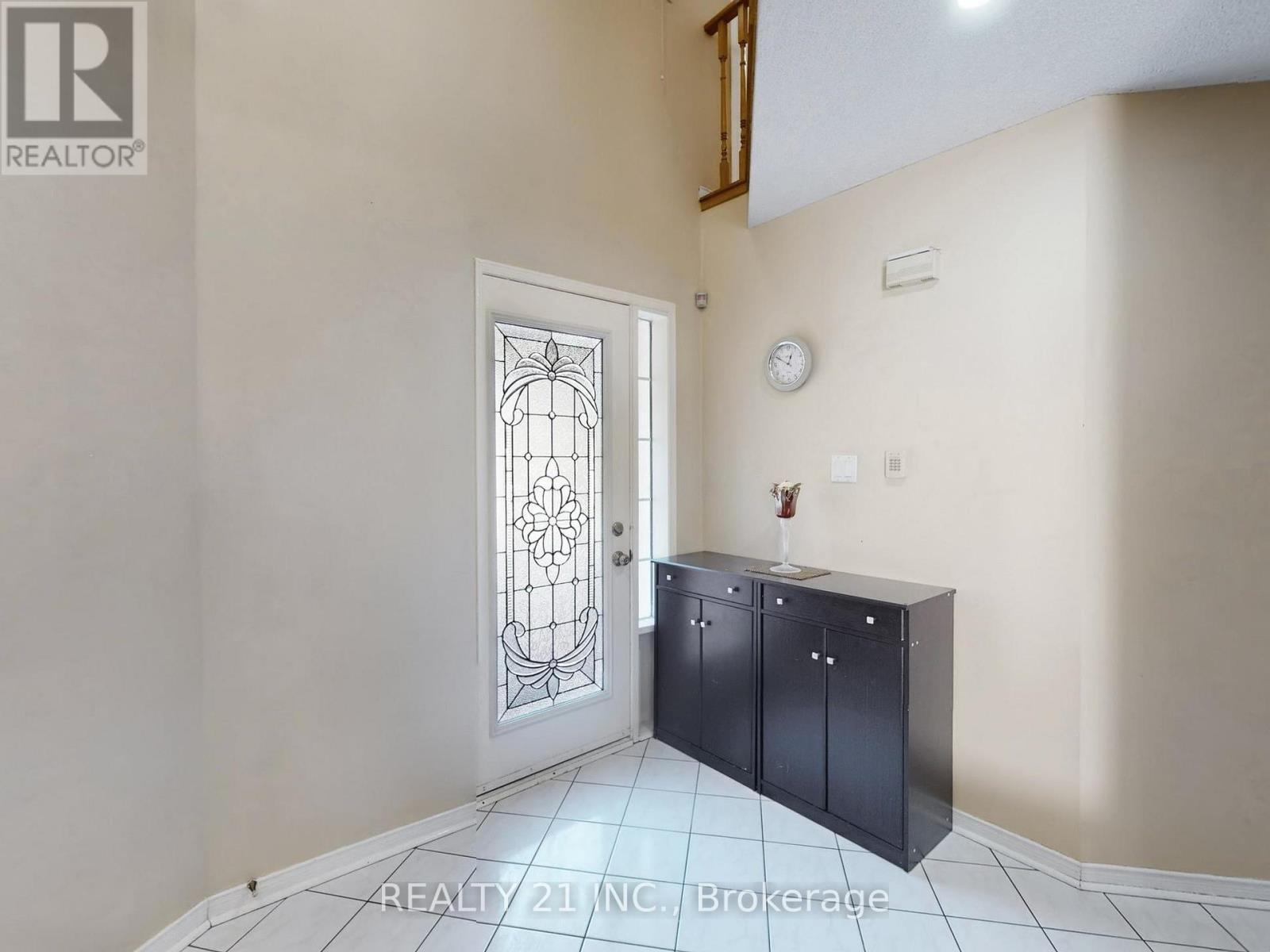 11 Iles Street W, Ajax, ON - Indoor Photo Showing Other Room