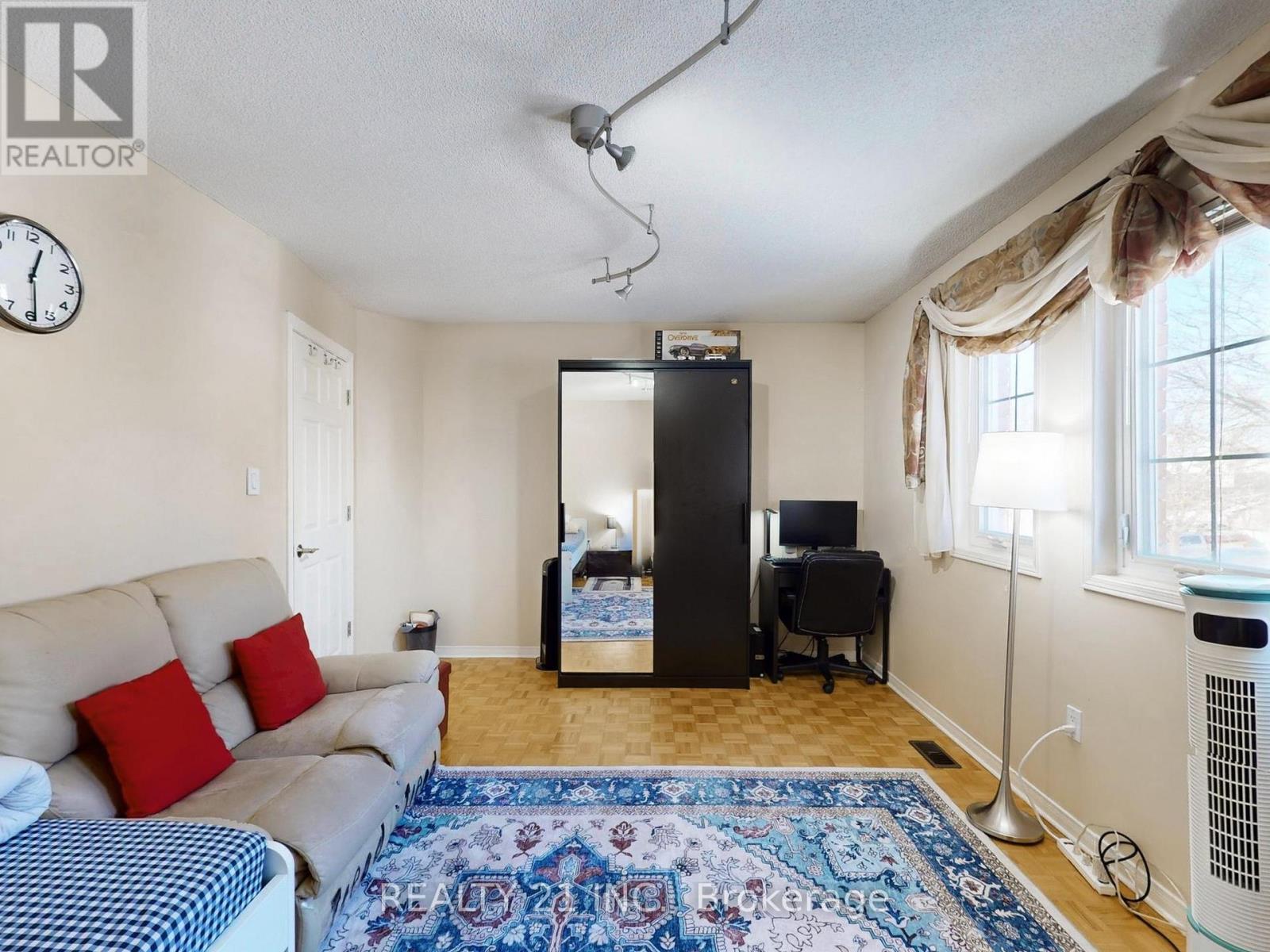 11 Iles Street W, Ajax, ON - Indoor