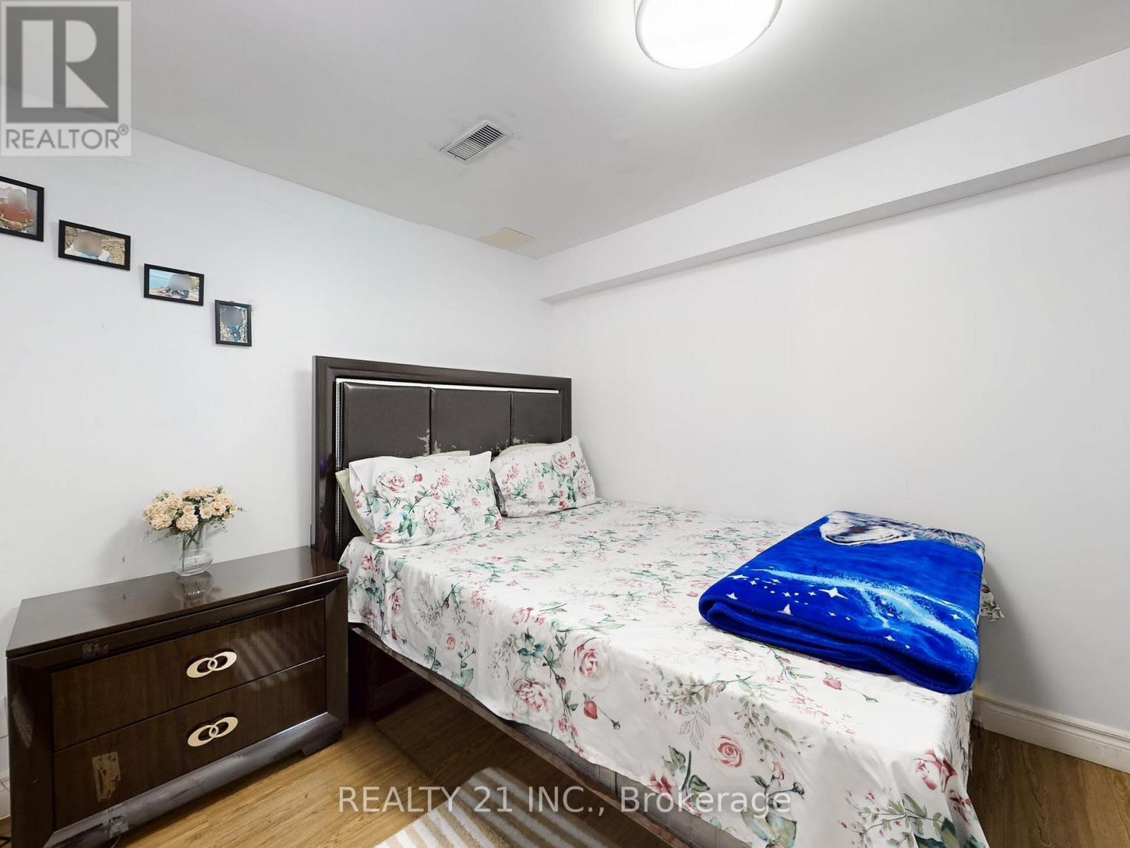 11 Iles Street W, Ajax, ON - Indoor Photo Showing Bedroom