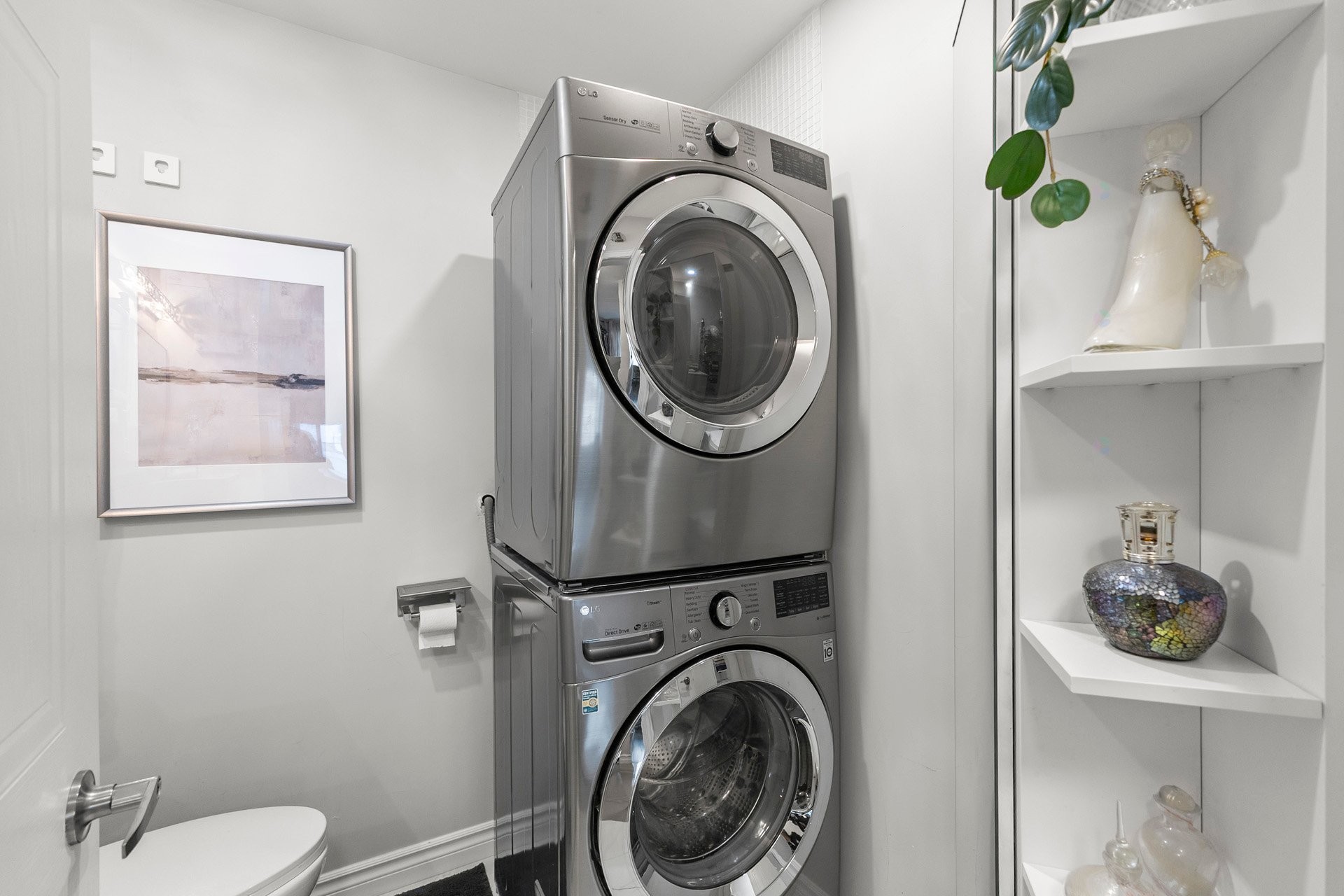 Powder room - 1937 Boul. Guy-Bouchard, Montréal (Lasalle), QC - Indoor Photo Showing Laundry Room