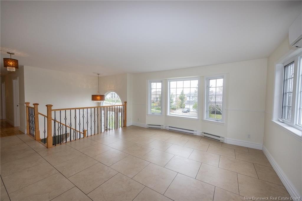 372 Kimble Dr, Fredericton, NB