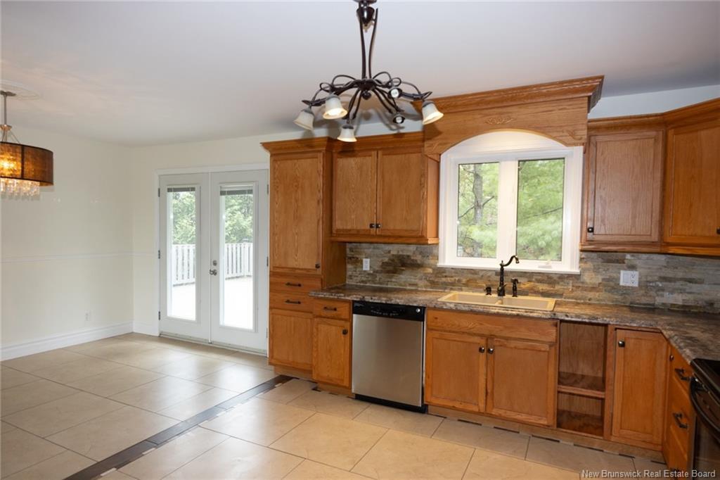 372 Kimble Dr, Fredericton, NB