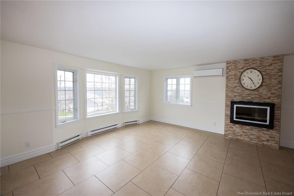 372 Kimble Dr, Fredericton, NB