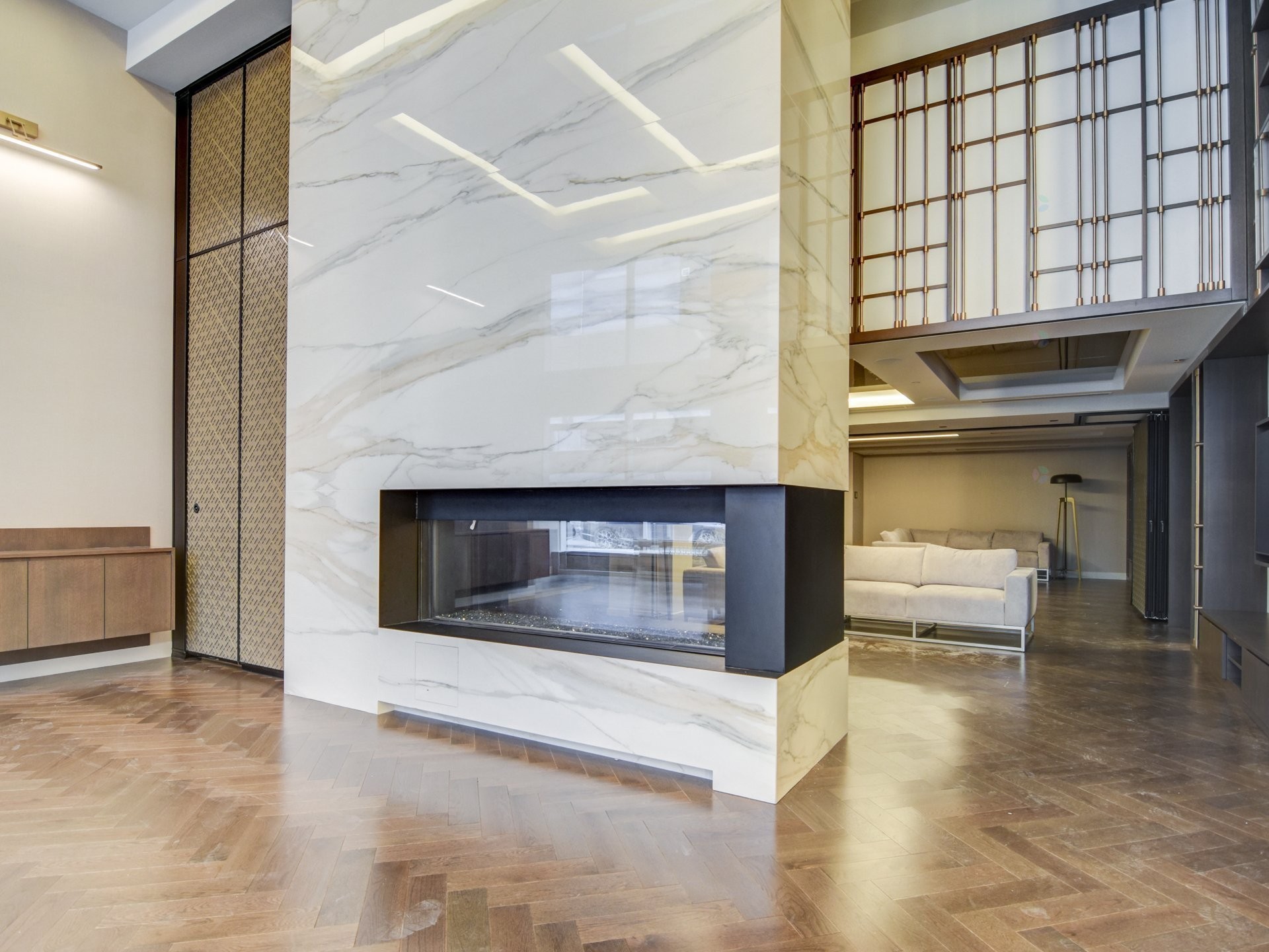 Hall d'entrée/Vestibule - 4905-1288 Rue St-Antoine O., Montréal (Ville-Marie), QC - Indoor Photo Showing Other Room With Fireplace