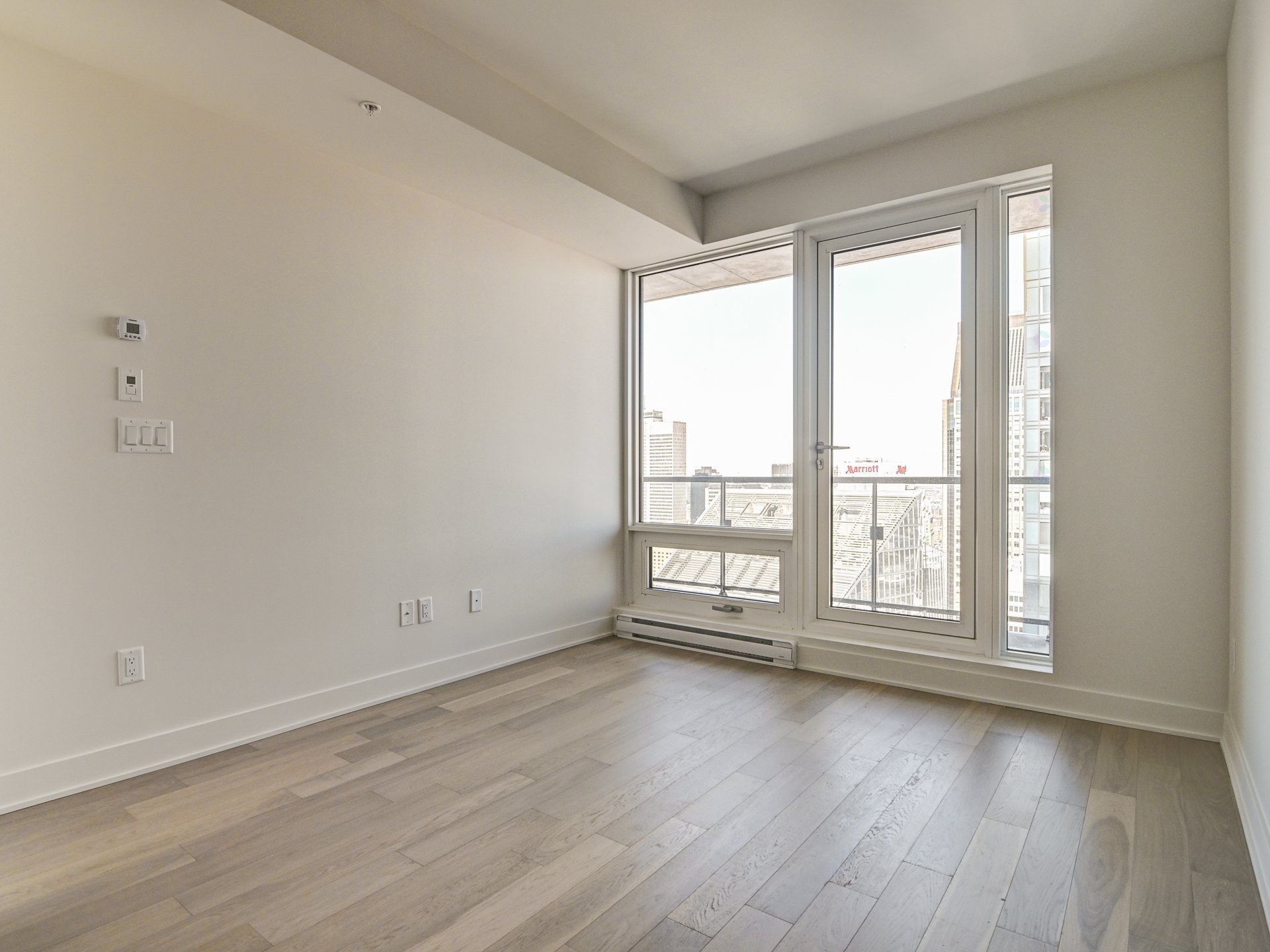 Salon - 4905-1288 Rue St-Antoine O., Montréal (Ville-Marie), QC - Indoor Photo Showing Other Room