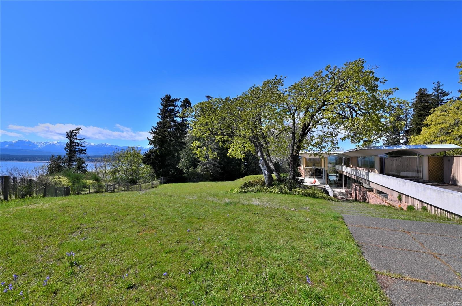 1133 Moore Rd, Comox, BC