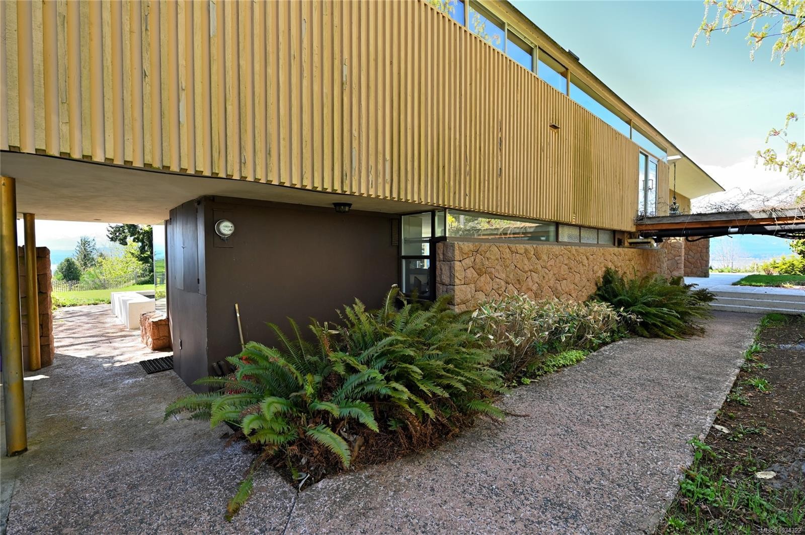1133 Moore Rd, Comox, BC