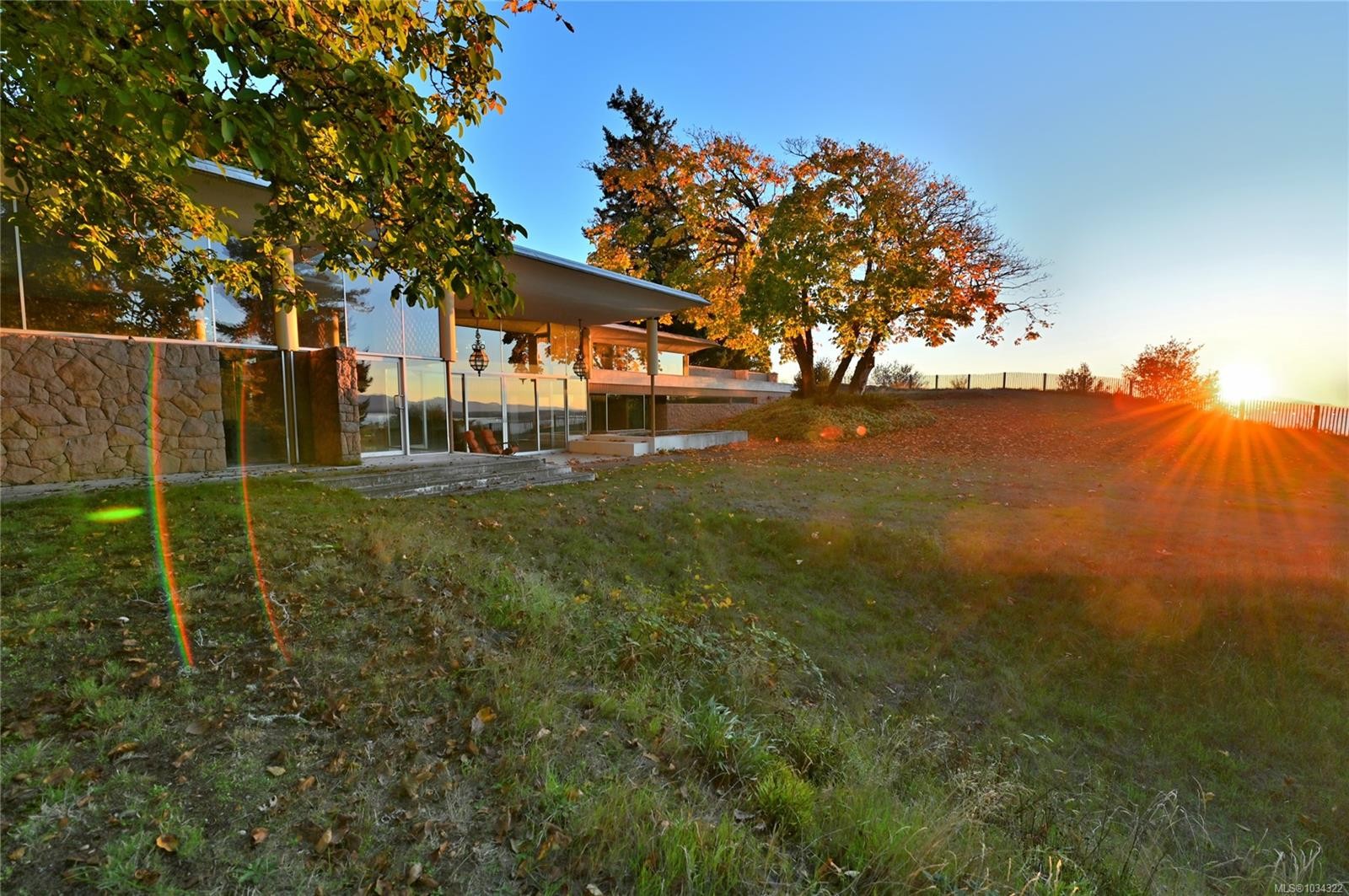 1133 Moore Rd, Comox, BC