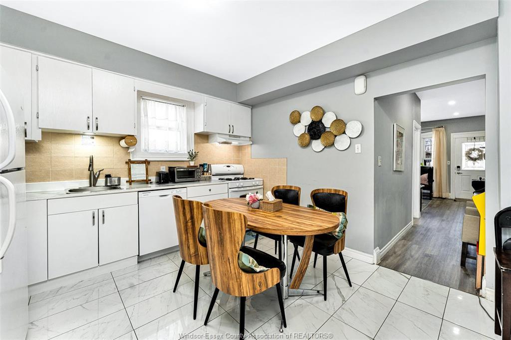1055 Hall, Windsor, ON