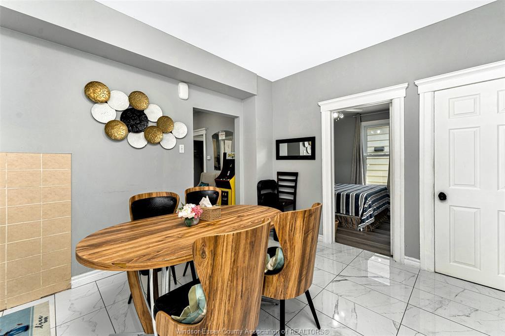 1055 Hall, Windsor, ON