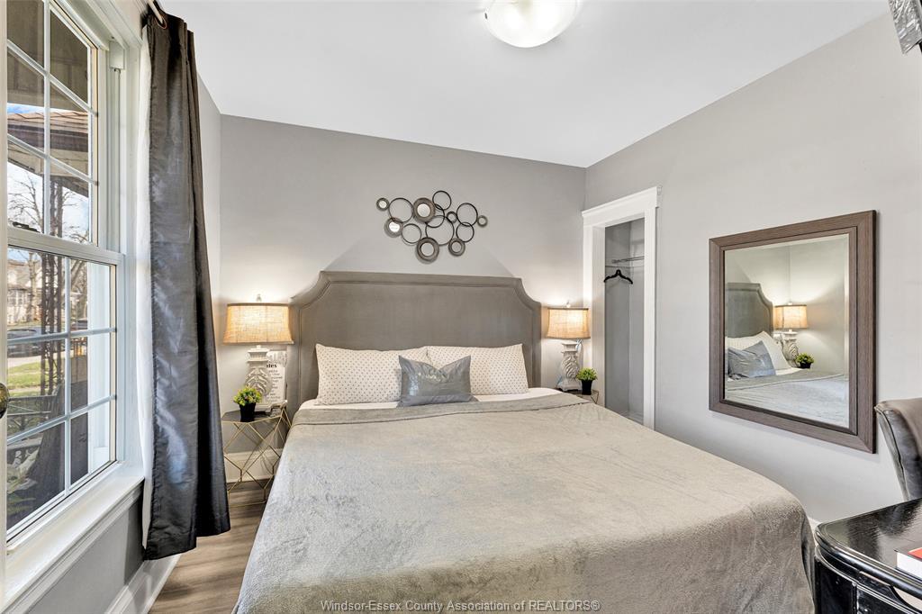 1055 Hall, Windsor, ON