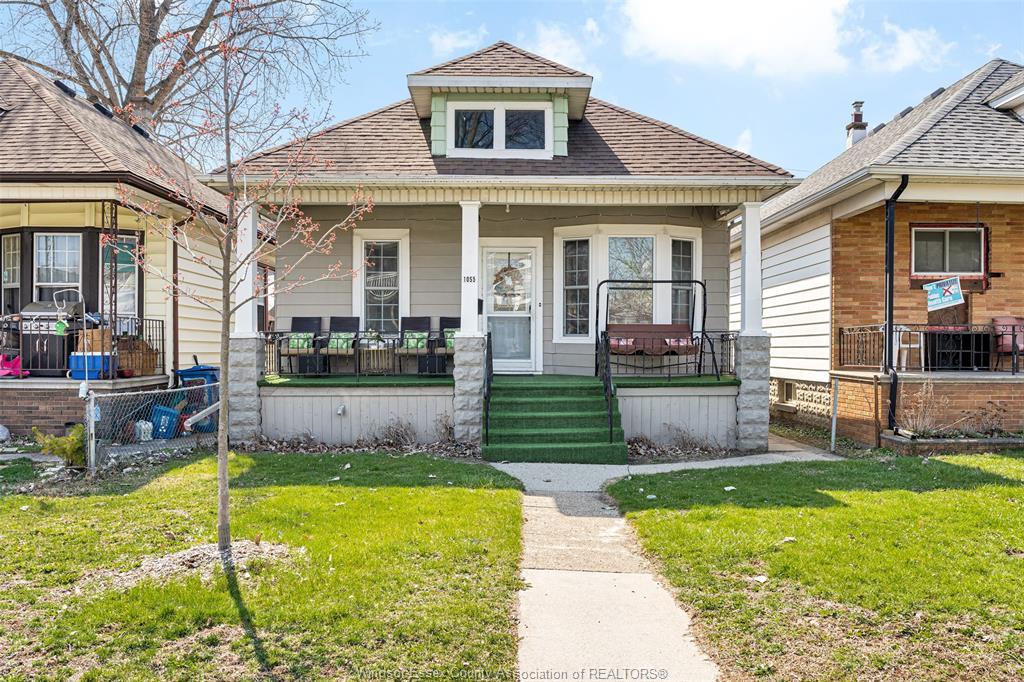 1055 Hall, Windsor, ON