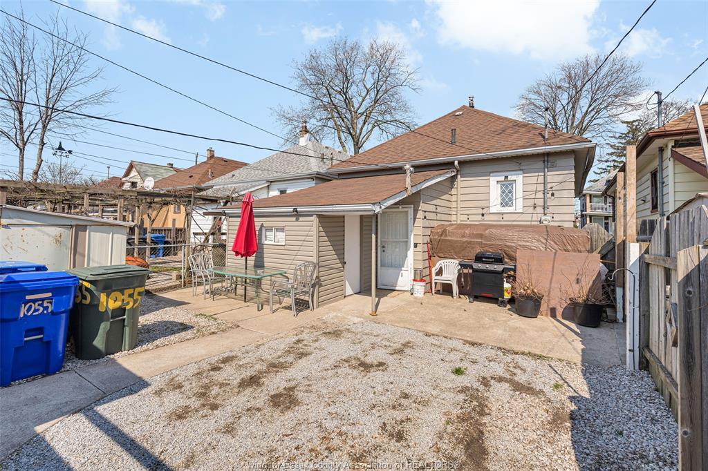 1055 Hall, Windsor, ON