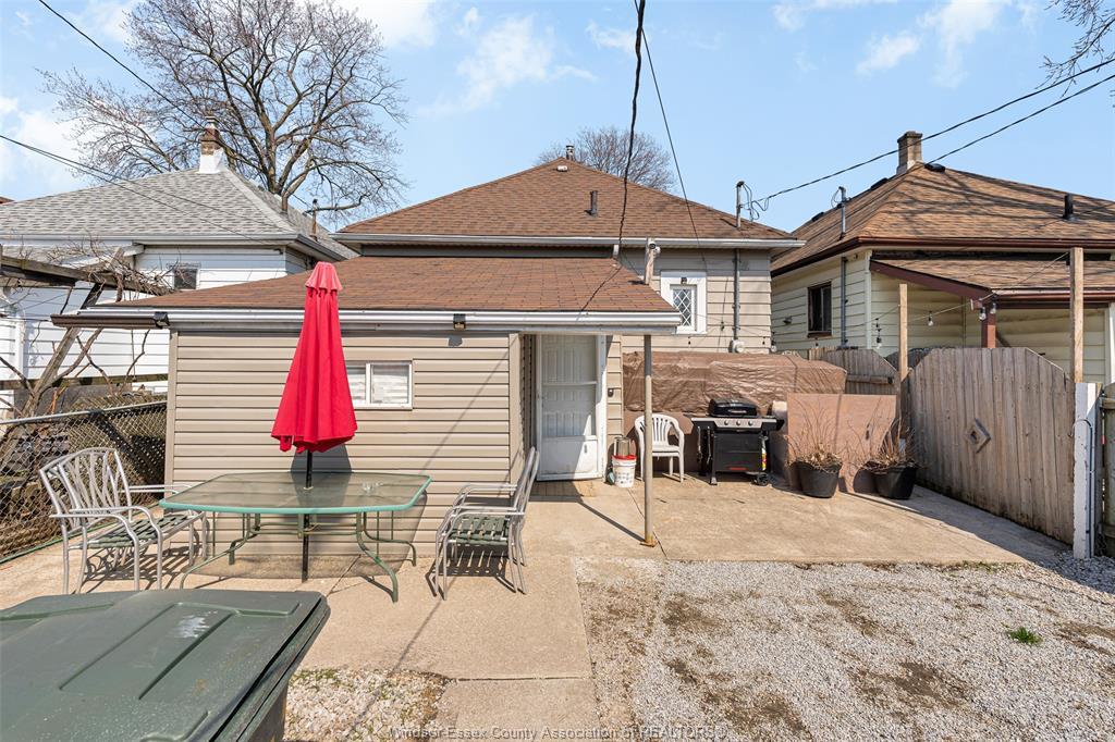 1055 Hall, Windsor, ON