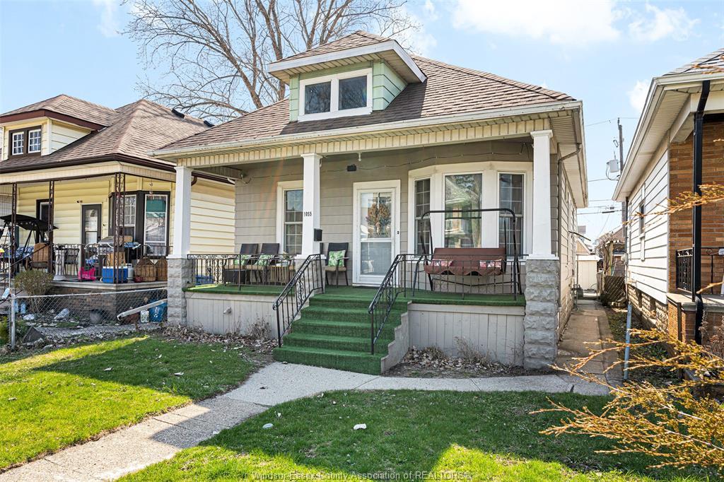 1055 Hall, Windsor, ON