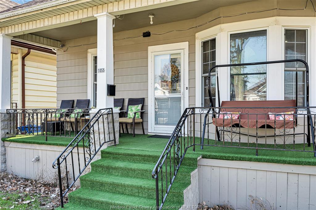 1055 Hall, Windsor, ON