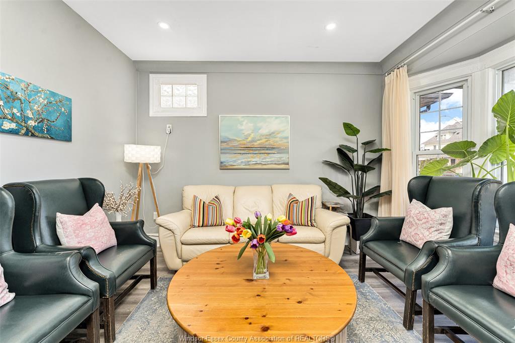 1055 Hall, Windsor, ON