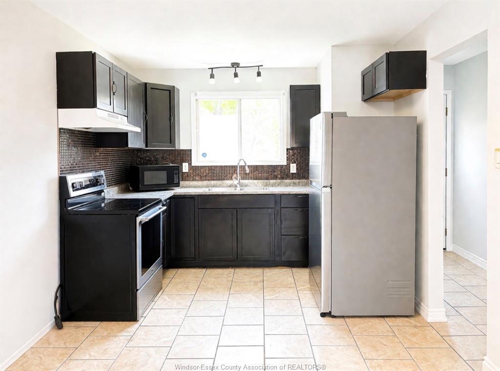 3-3057 Meadowbrook Lane, Windsor, ON