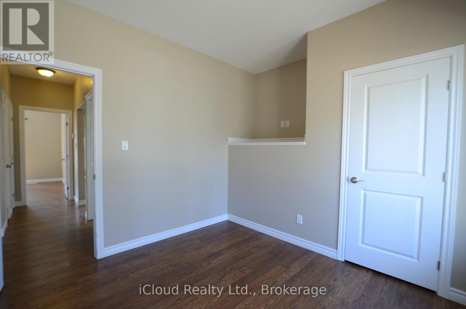 25 Rue Vanier, Tiny, ON - Indoor Photo Showing Other Room