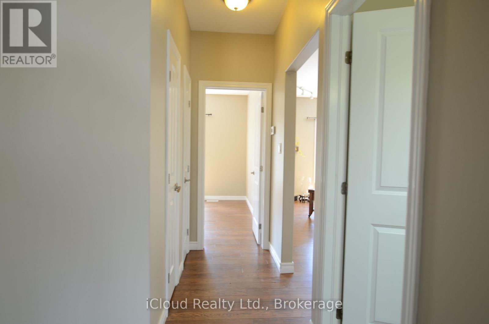 25 Rue Vanier, Tiny, ON - Indoor Photo Showing Other Room