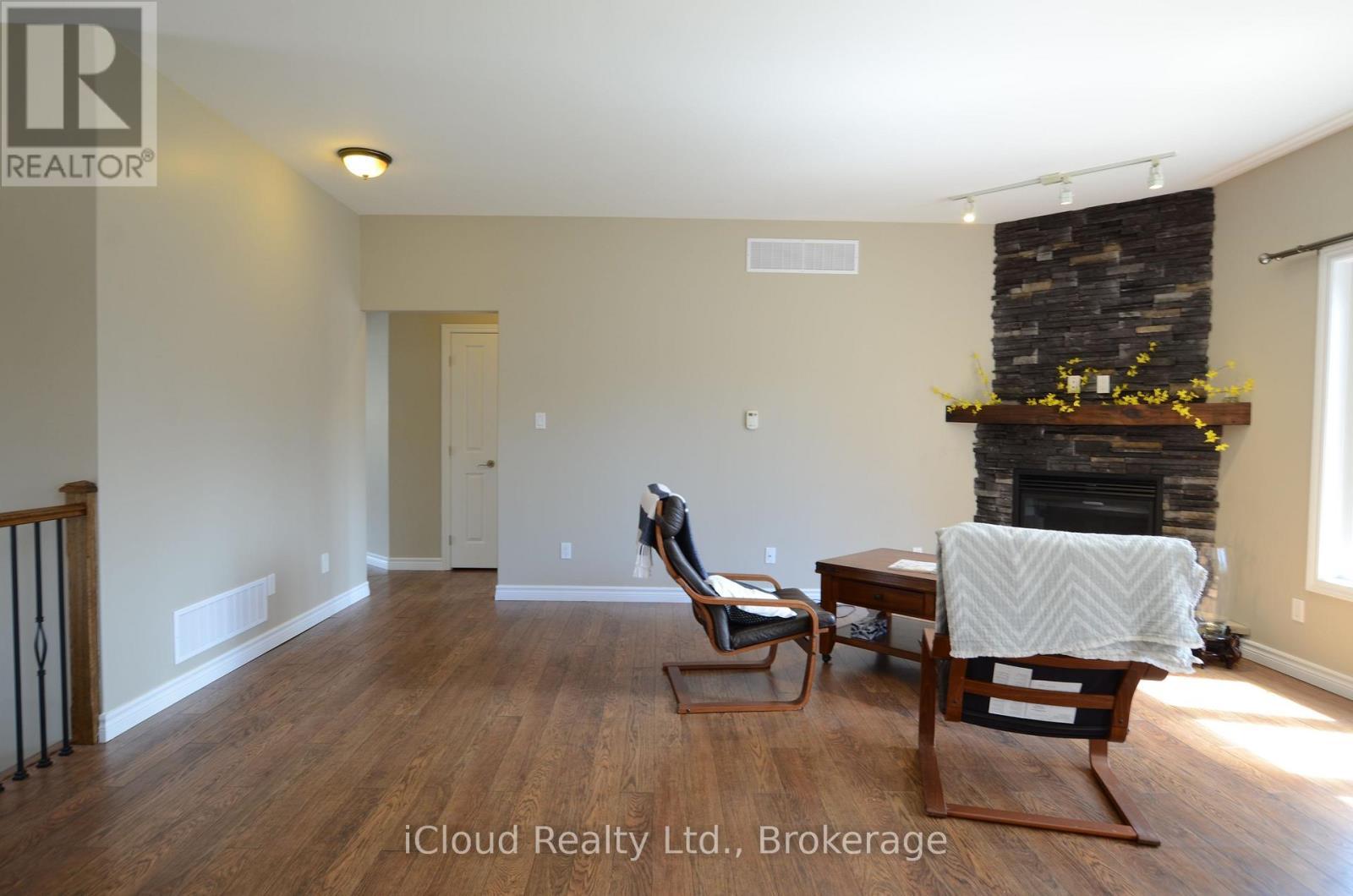 25 Rue Vanier, Tiny, ON - Indoor