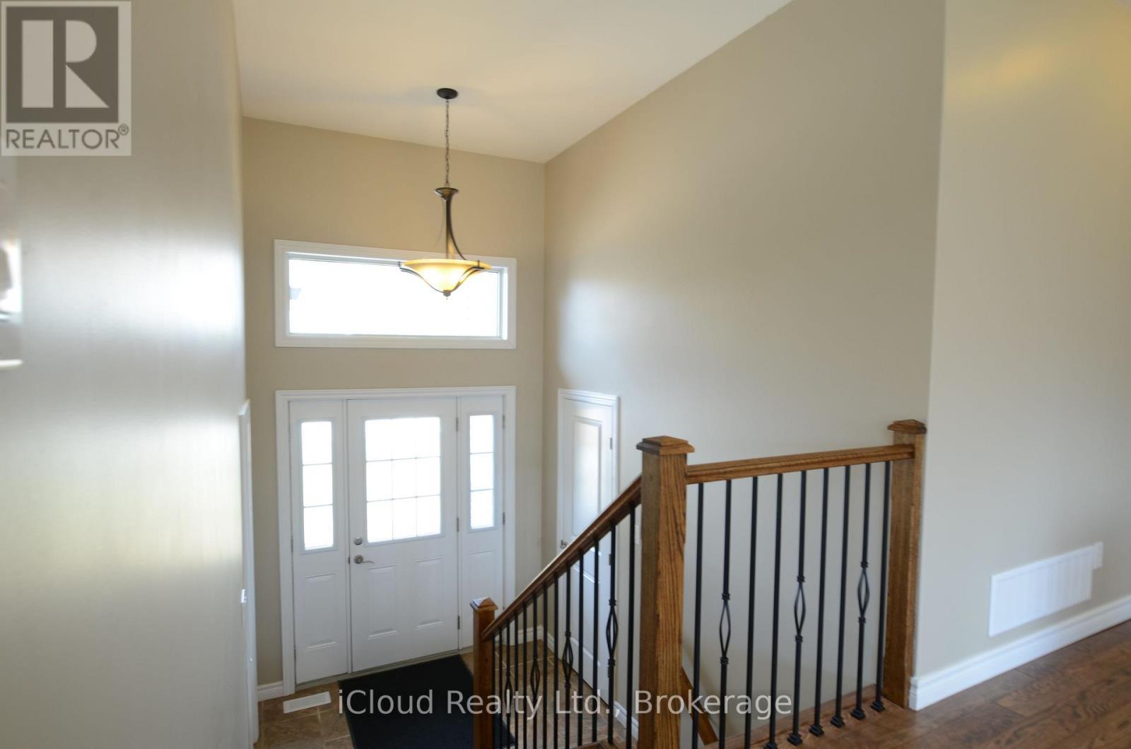 25 Rue Vanier, Tiny, ON - Indoor Photo Showing Other Room