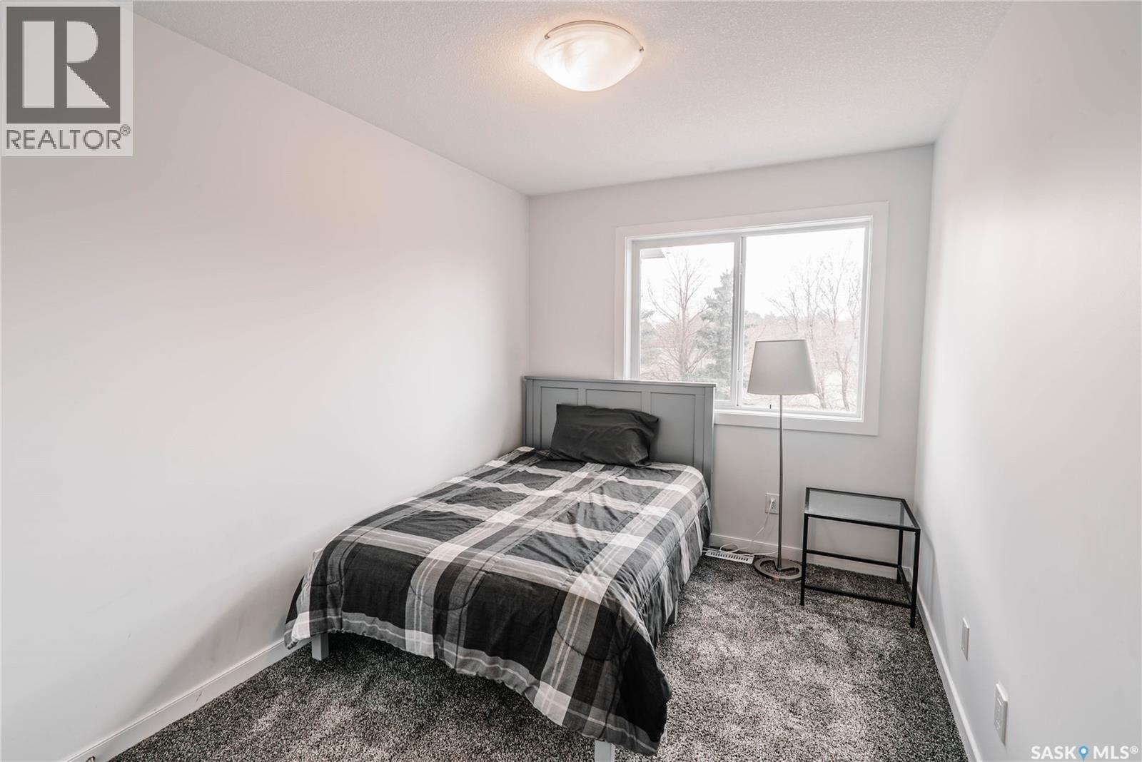 451 L Avenue S, Saskatoon, SK - Indoor Photo Showing Bedroom