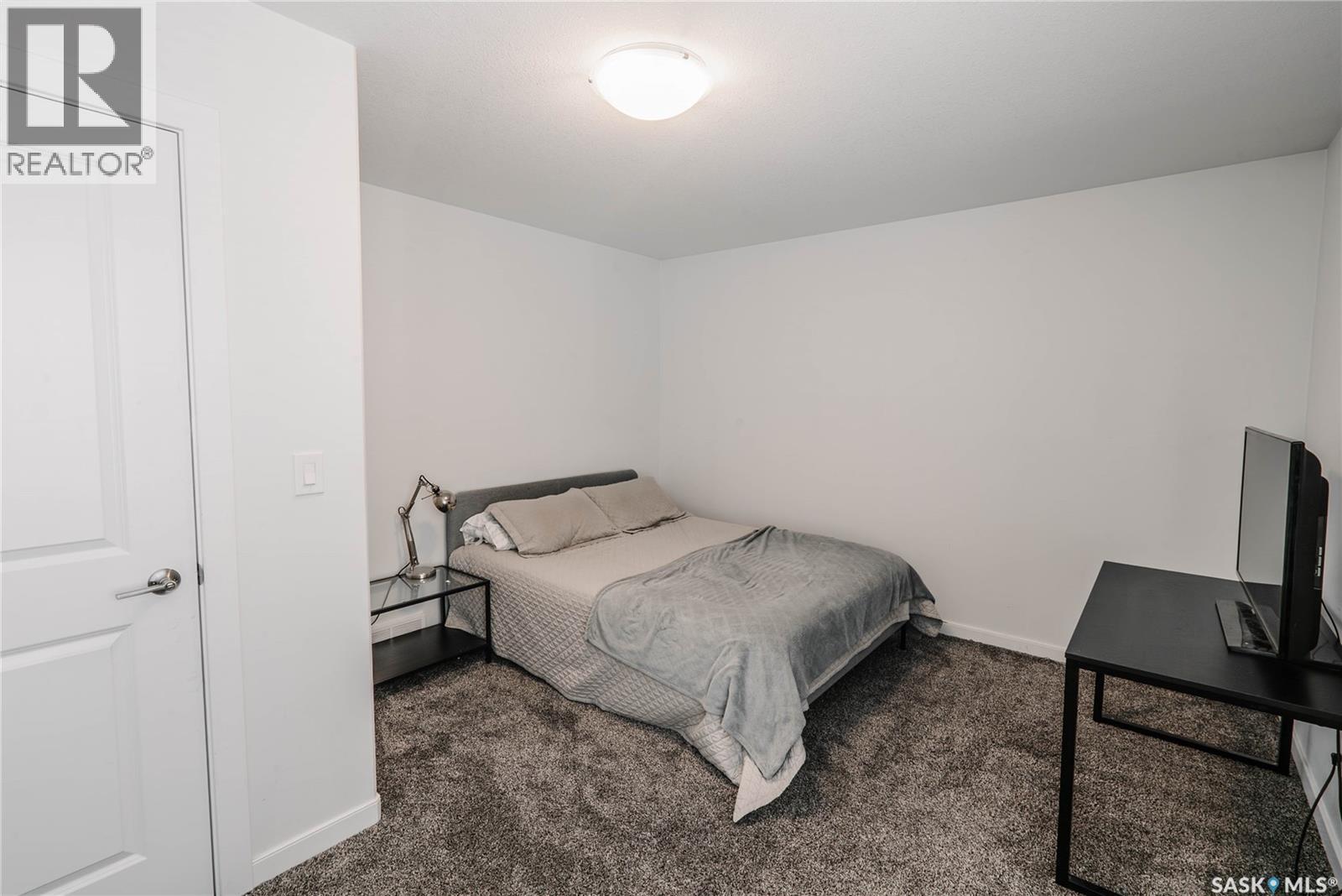 451 L Avenue S, Saskatoon, SK - Indoor Photo Showing Bedroom