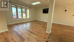 Spacious and Bright living room open concept -